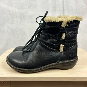 UGG‎ Caspia Black Leather Shearling Boots Size 8 Winter Snow Boho Sheepskin